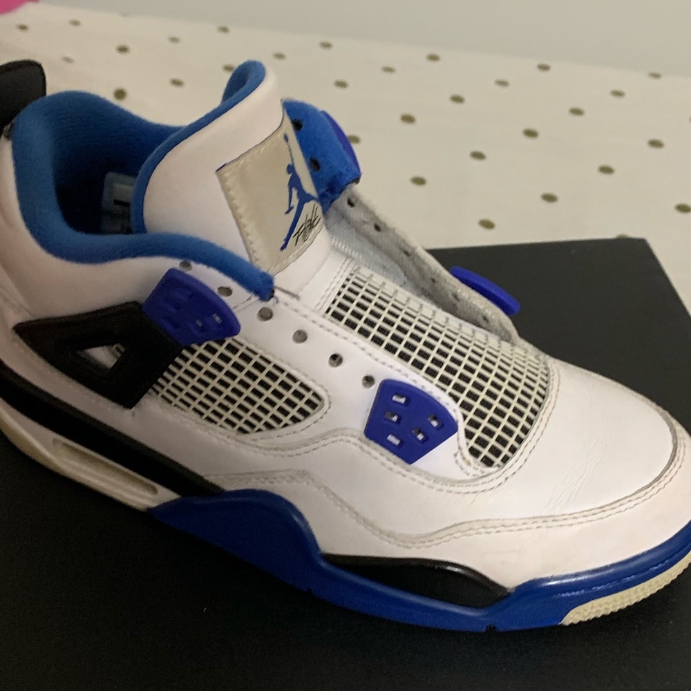 Jordan 4s